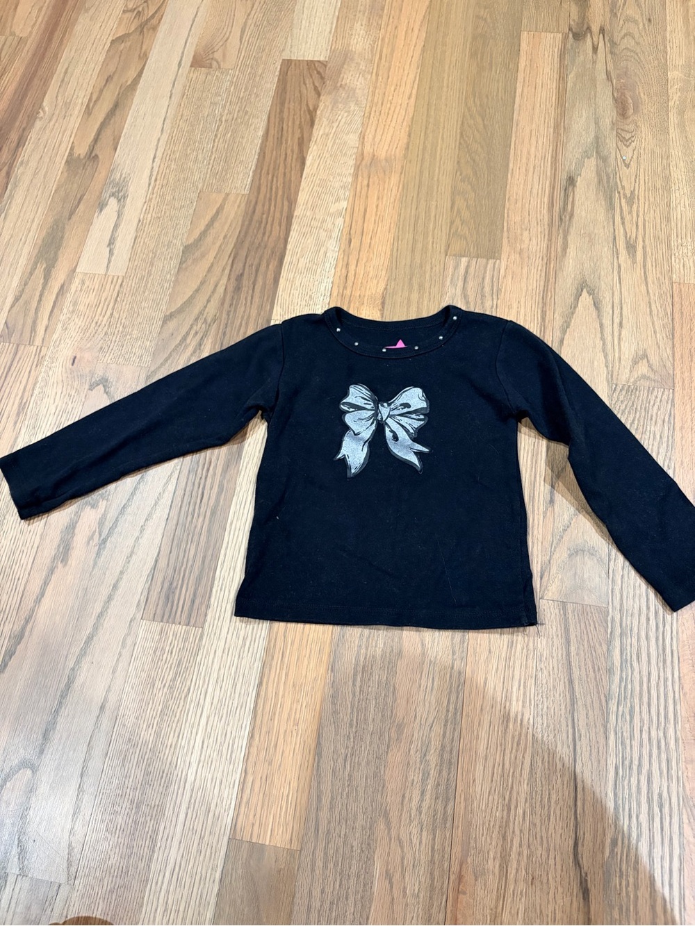 Denny’s Hannah Sky brand toddler girl silver bow long sleeve shirt w rhinestones
